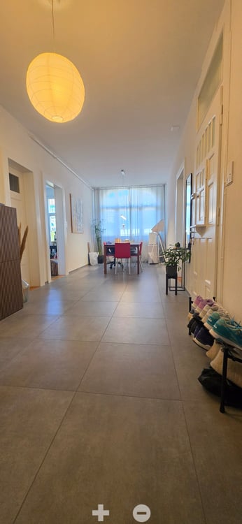 4-Zimmerwohnung mit 3 Balkonen und hohen Decken 5