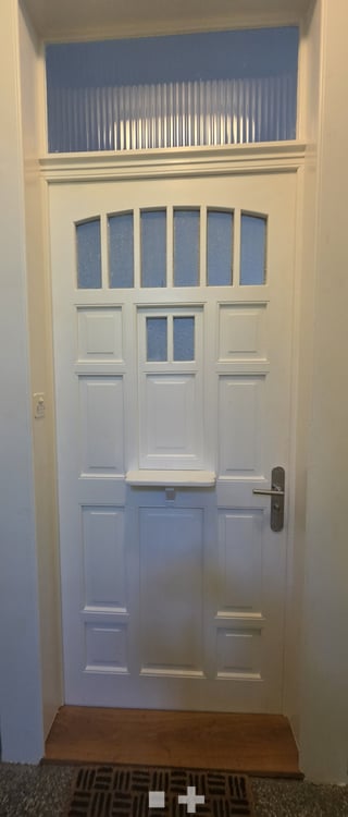 4-Zimmerwohnung mit 3 Balkonen und hohen Decken 2