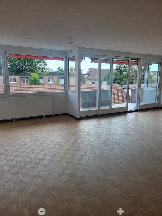 Außergewöhnliche 3.5-Zimmer-Wohnung mit diversen Balkone und Lift in Biel 5