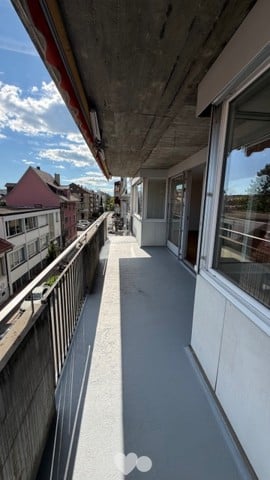 Außergewöhnliche 4.5-Zimmer-Wohnung mit diversen Balkone und Lift in Biel