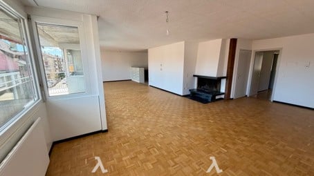 Außergewöhnliche 3.5-Zimmer-Wohnung mit diversen Balkone und Lift in Biel 3