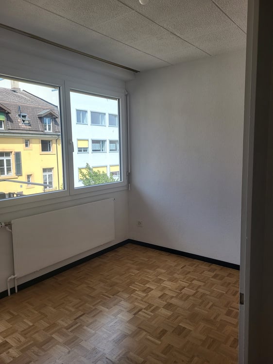 Außergewöhnliche 4.5-Zimmer-Wohnung mit diversen Balkone und Lift in Biel 8