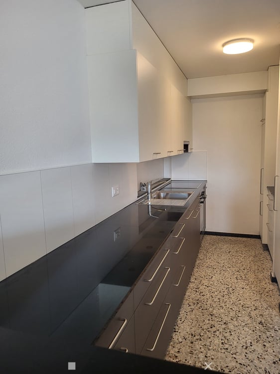 Außergewöhnliche 4.5-Zimmer-Wohnung mit diversen Balkone und Lift in Biel 6