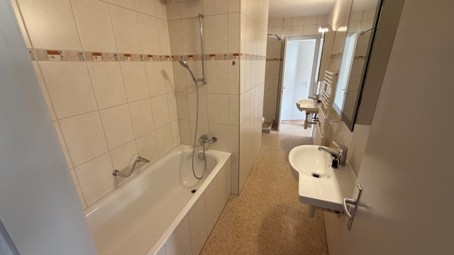 Außergewöhnliche 4.5-Zimmer-Wohnung mit diversen Balkone und Lift in Biel 13