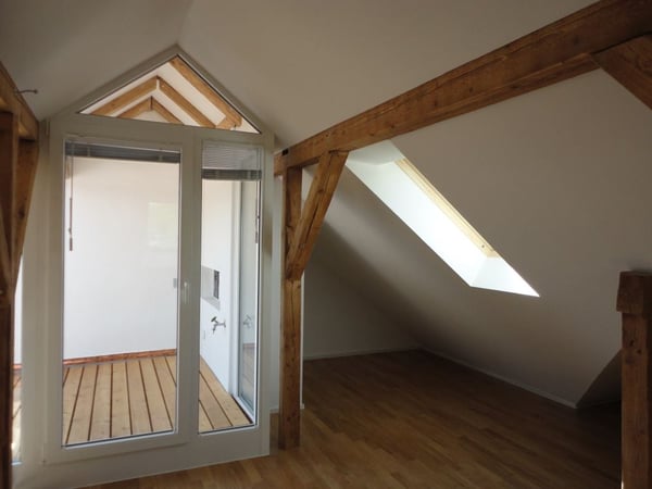 Moderne 3.5 Zimmer-Dachwohnung mit Galerie und Terrasse 24