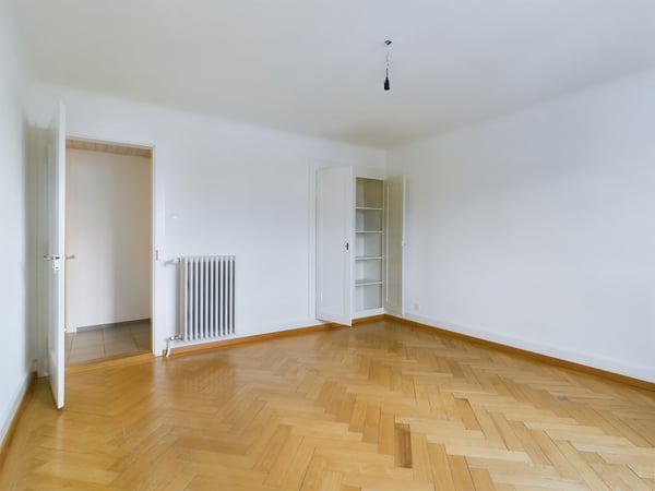 4.5-Zimmer-Duplex-Altbauwohnung mit Balkon und Garten 8