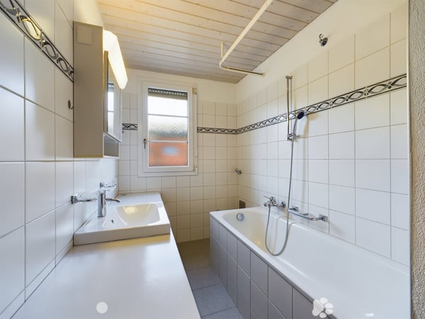 5.5-Zimmer-Duplex-Altbauwohnung mit Balkon und Garten 3