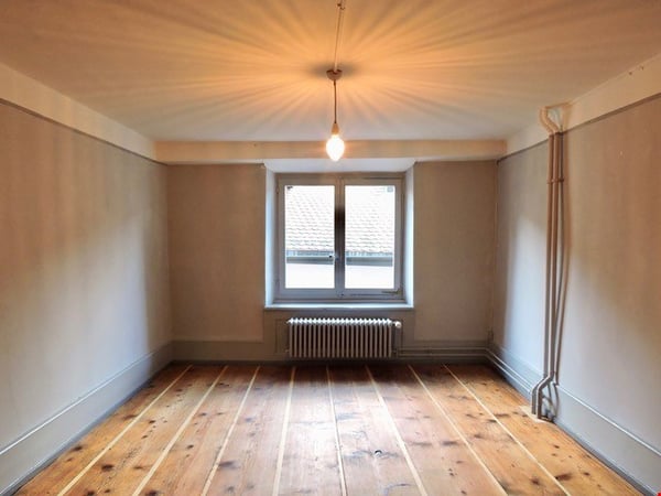 Aufwendig renovierte 4.5-Zimmer-Altbauwohnung im 3. OG links 3