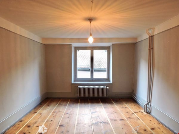 Aufwendig renovierte 4.5-Zimmer-Altbauwohnung im 3. OG links 3