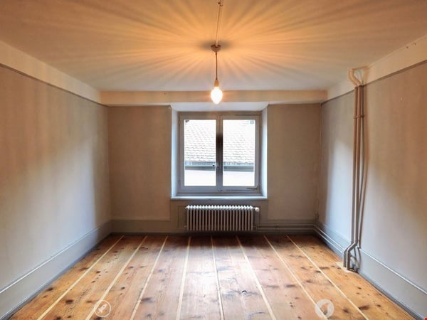 Aufwendig renovierte 4.5-Zimmer-Altbauwohnung im 3. OG links 3