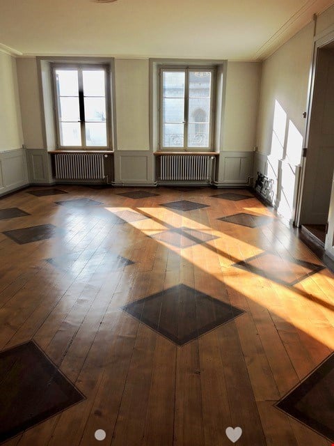 Aufwendig renovierte 3.5-Zimmer-Altbauwohnung im 3. OG links