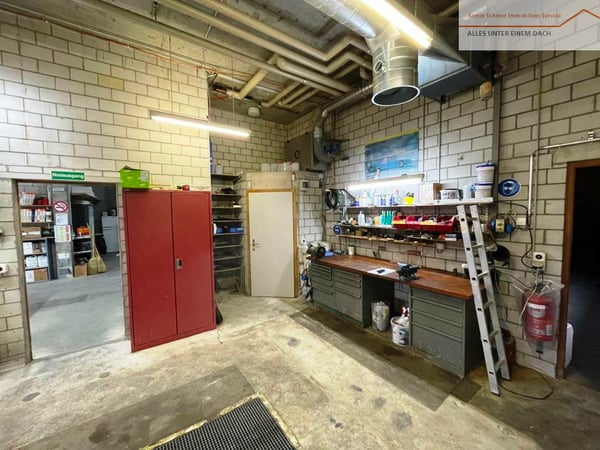 Grosses Büro, Lager mit Werkstatt, Archiv und Nebenräume 11