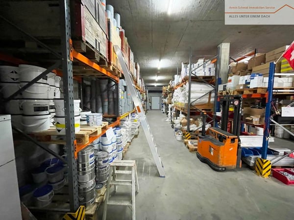 Grosses Büro, Lager mit Werkstatt, Archiv und Nebenräume 13