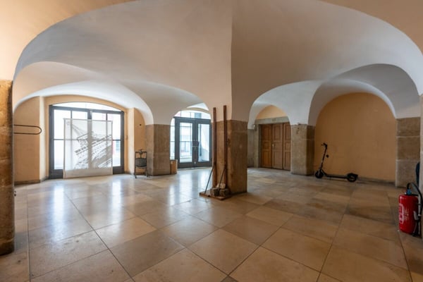 Historisches Mehrfamilienhaus mit Wohn- und Gewerbenutzung - Altstadt La Neuveville 5