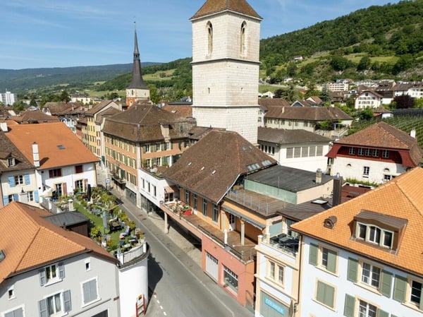 Historisches Mehrfamilienhaus mit Wohn- und Gewerbenutzung - Altstadt La Neuveville 2