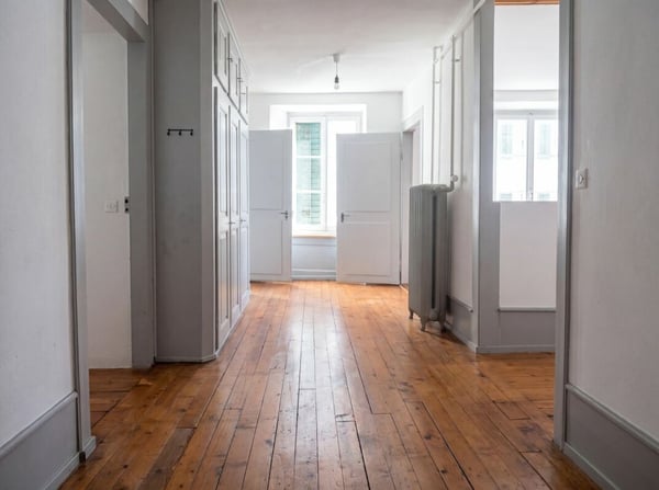 Historisches Mehrfamilienhaus mit Wohn- und Gewerbenutzung - Altstadt La Neuveville 15