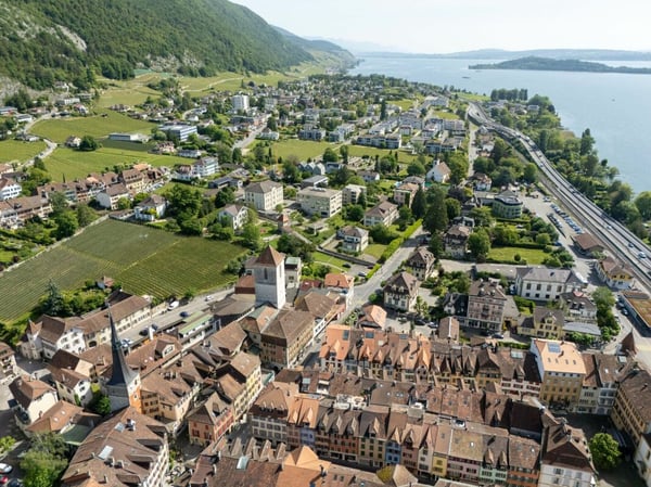 Historisches Mehrfamilienhaus mit Wohn- und Gewerbenutzung - Altstadt La Neuveville 16