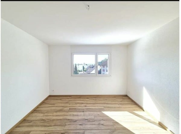 Neubau-Mehrfamilienhaus mit 4 Wohnungen und Einstellhalle - Stockweg 6, Studen BE 6