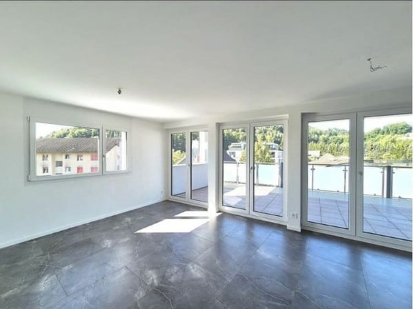 Neubau-Mehrfamilienhaus mit 4 Wohnungen und Einstellhalle - Stockweg 6, Studen BE 2