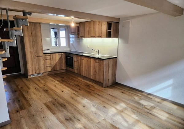 Mehrfamilienhaus mit 3 Wohnungen und Gewerberaum beim Bahnhof - Dorfstrasse 15 + 15a, Seftigen 7