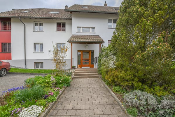 Schöne Dachwohnung mit Aussicht 13