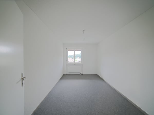 Attraktive 1.5-Zimmerwohnung mit Balkon & Cheminée in 6-Familienhaus in Ramiswil 4