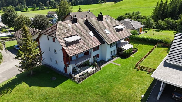 Attraktive 1.5-Zimmerwohnung mit Balkon & Cheminée in 6-Familienhaus in Ramiswil