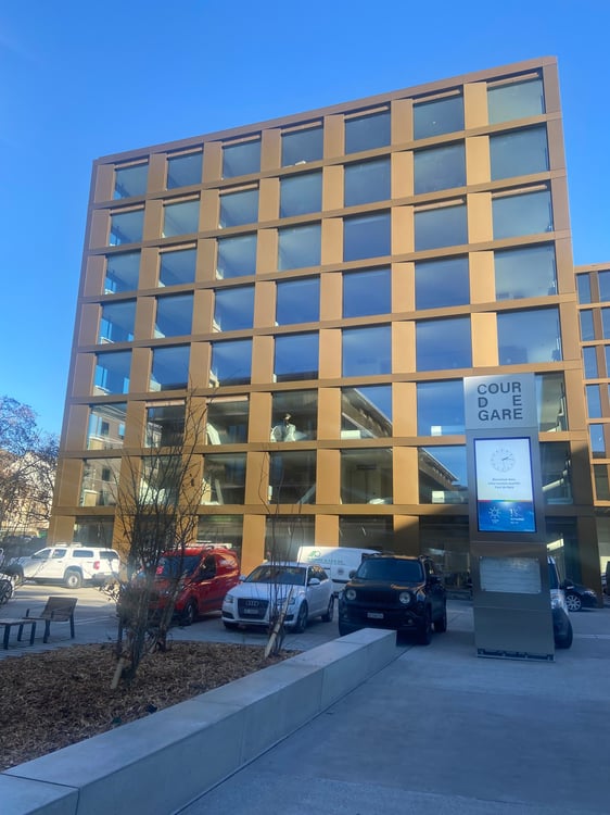 A LOUER : ESPACE PLUG & WORK AVEC CONDITIONS ATTRACTIVES ! 10