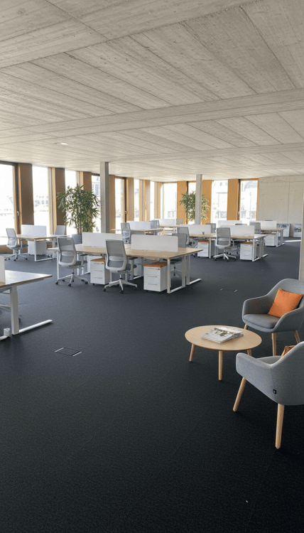 À louer – Plateau de bureaux Plug & Work de 600 m² au cœur de Cour de Gare, à Sion 2