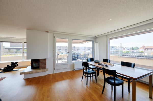 1½ ZIMMER-ATTIKAWOHNUNG IN BERN - LÄNGGASSE, MÖBLIERT, TEMPORÄR 2