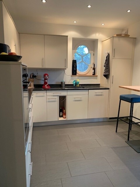 1½ ZI-WOHNUNG IN THUN (BE), MÖBLIERT, TEMPORÄR 4