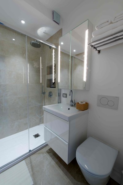 1½ ZI-WOHNUNG IN LUGANO (TI), MÖBLIERT, TEMPORÄR 7