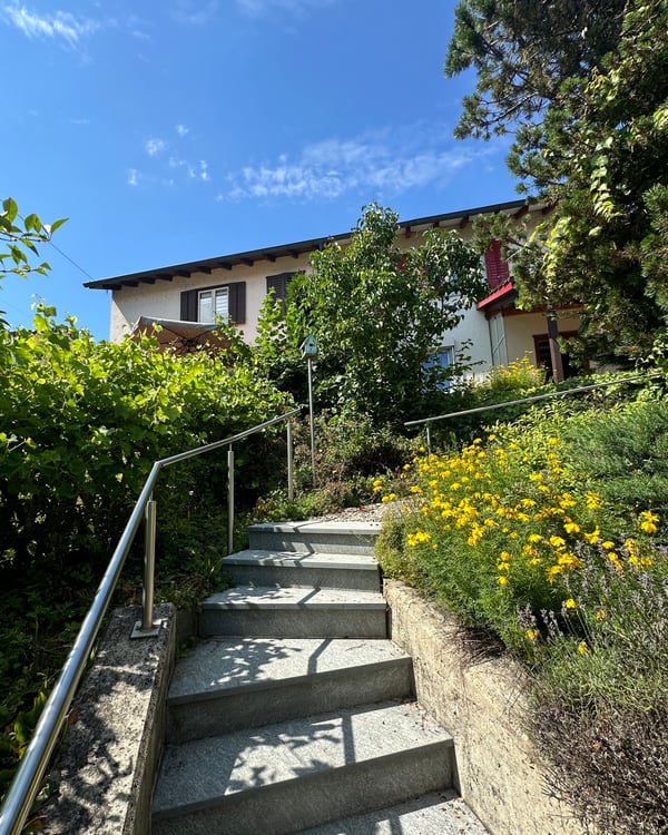 1 ZIMMER-HAUS IN NEUHAUSEN AM RHEINFALL (SH), MÖBLIERT, TEMPORÄR 4