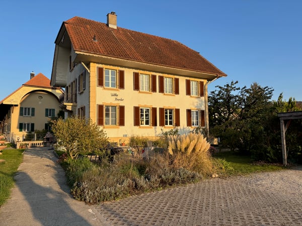 1½ ZI-WOHNUNG IN GALMIZ (FR), MÖBLIERT, TEMPORÄR 10