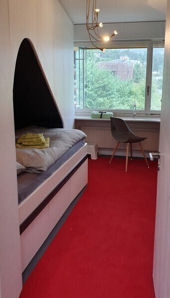 1½ ZI-WOHNUNG IN HINWIL (ZH), MÖBLIERT, TEMPORÄR 8