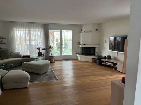 1½ ZIMMER-HAUS IN ZWILLIKON (ZH), MÖBLIERT, TEMPORÄR 2