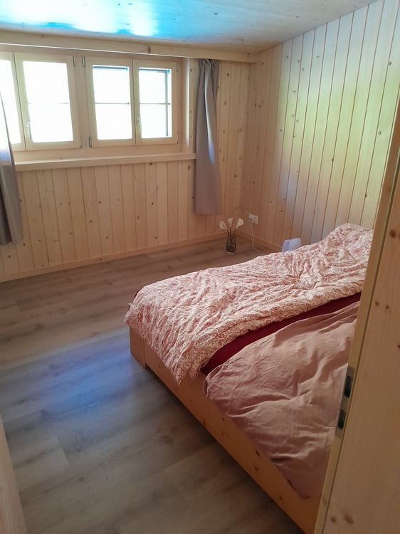 1½ ZIMMER-DACHWOHNUNG IN KIENTAL (BE), MÖBLIERT, TEMPORÄR 5