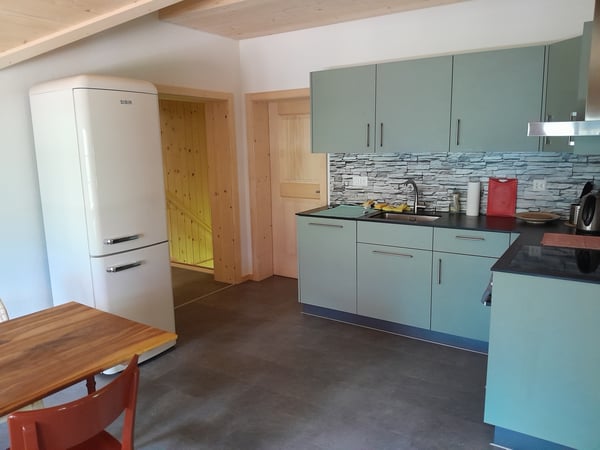 1½ ZIMMER-DACHWOHNUNG IN KIENTAL (BE), MÖBLIERT, TEMPORÄR 4