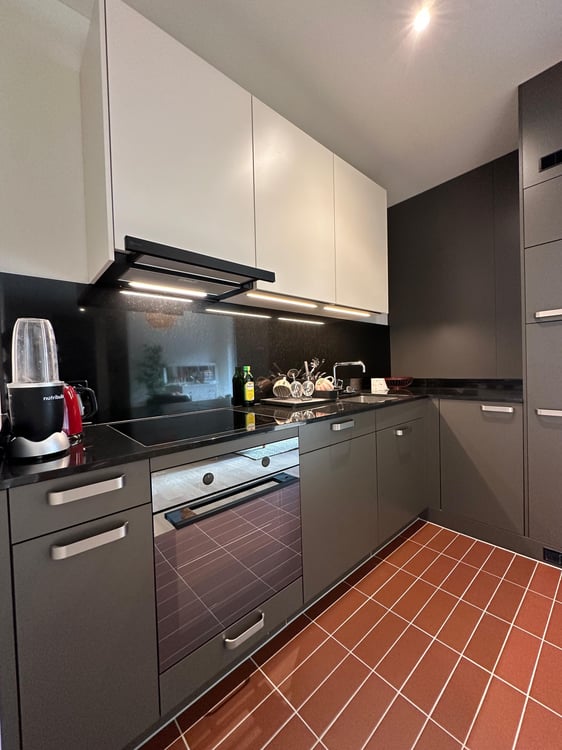 1½ ZI-WOHNUNG IN ZÜRICH - KREIS 1, MÖBLIERT, TEMPORÄR 2