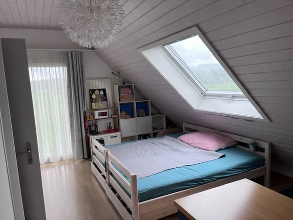 5½ ZIMMER-HAUS IN SCHWARZENBACH (SG), MÖBLIERT, TEMPORÄR 6