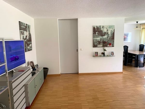 2½ ZI-WOHNUNG IN ALTENDORF (SZ), MÖBLIERT, TEMPORÄR 3