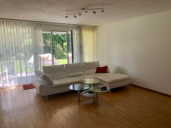 2½ ZI-WOHNUNG IN ALTENDORF (SZ), MÖBLIERT, TEMPORÄR 1
