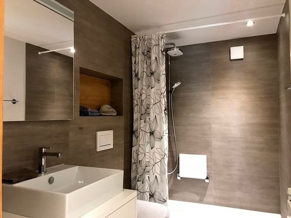 2½ ZI-WOHNUNG IN THUN (BE), MÖBLIERT, TEMPORÄR 8