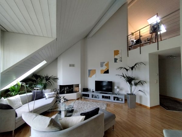 2½ ZIMMER-ATTIKAWOHNUNG IN AU (ZH), MÖBLIERT, TEMPORÄR 1