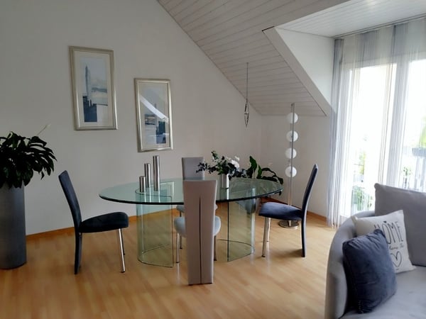 2½ ZIMMER-ATTIKAWOHNUNG IN AU (ZH), MÖBLIERT, TEMPORÄR 2