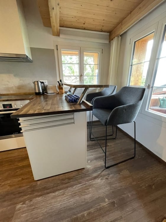 1½ ZI-WOHNUNG IN AESCHLEN OB GUNTEN (BE), MÖBLIERT, TEMPORÄR 4