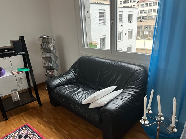 2½ ZIMMER-ATTIKAWOHNUNG IN BADEN (AG), MÖBLIERT, TEMPORÄR 3