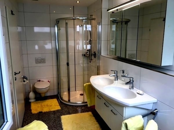 4½ ZI-WOHNUNG IN SCHINDELLEGI (SZ), MÖBLIERT 6