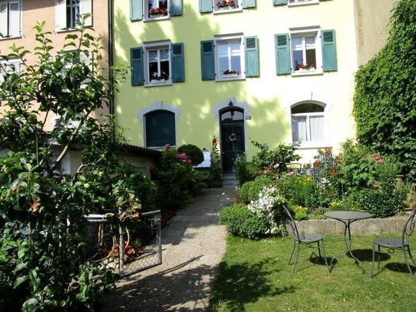 1 ZI-WOHNUNG IN BASEL - BIRSFELDEN, MÖBLIERT 1