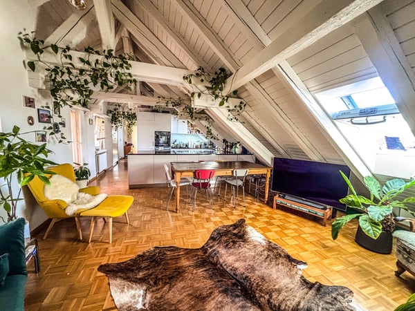 3½ ZIMMER-ATTIKAWOHNUNG IN ZÜRICH - KREIS 3 WIEDIKON, MÖBLIERT, TEMPOR 1